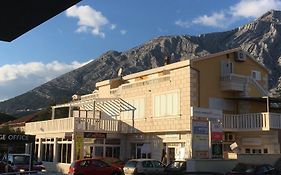 Apartments Dami - 100M From The Sea